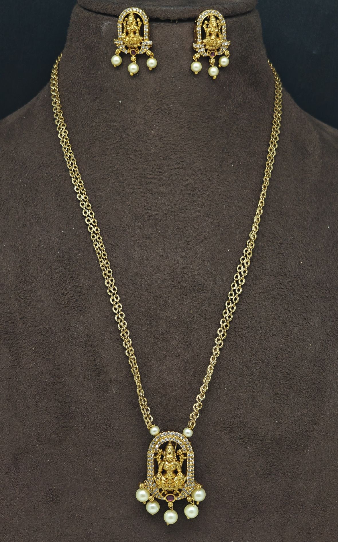 short chain necklace with Laxmi locket