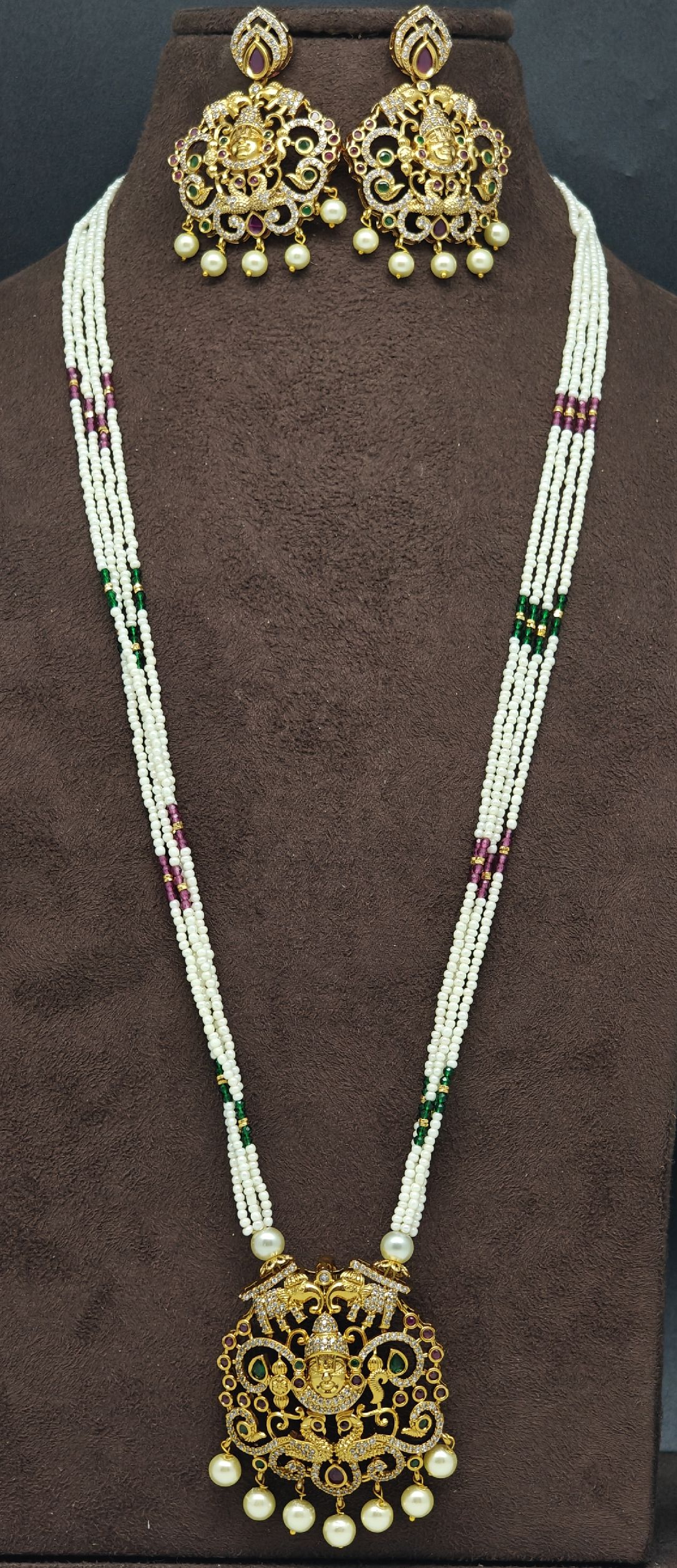 balaji locket with white beads