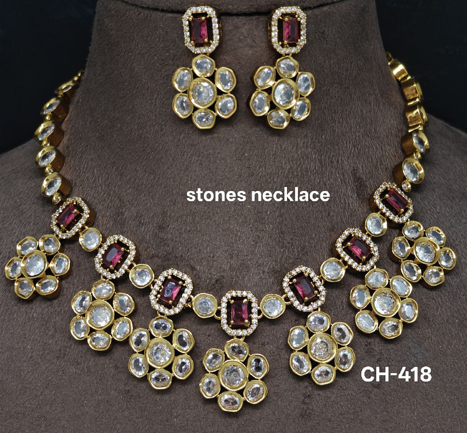 Stones necklace